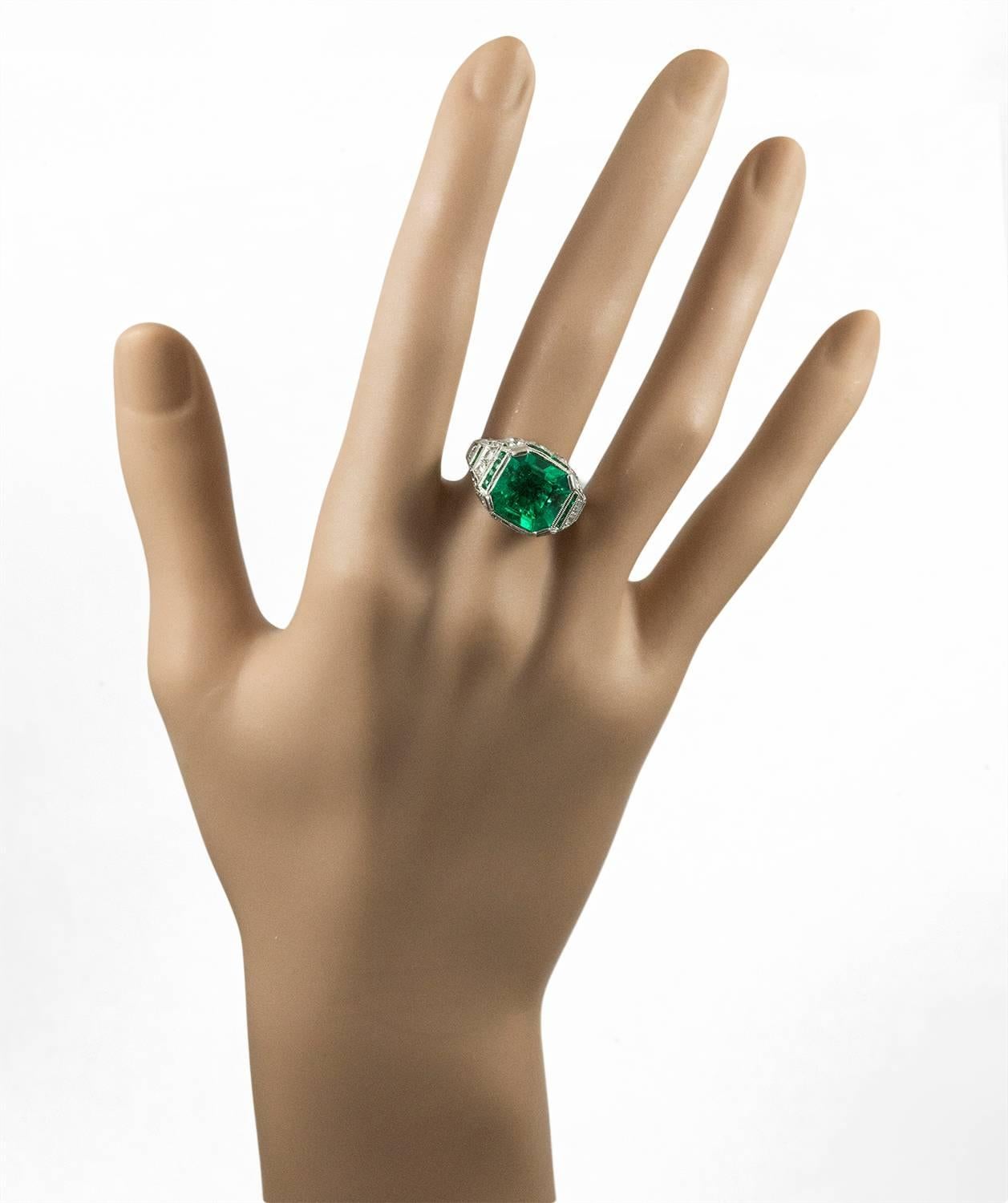 Exceptional Art Deco Emerald Diamond Platinum Ring 3