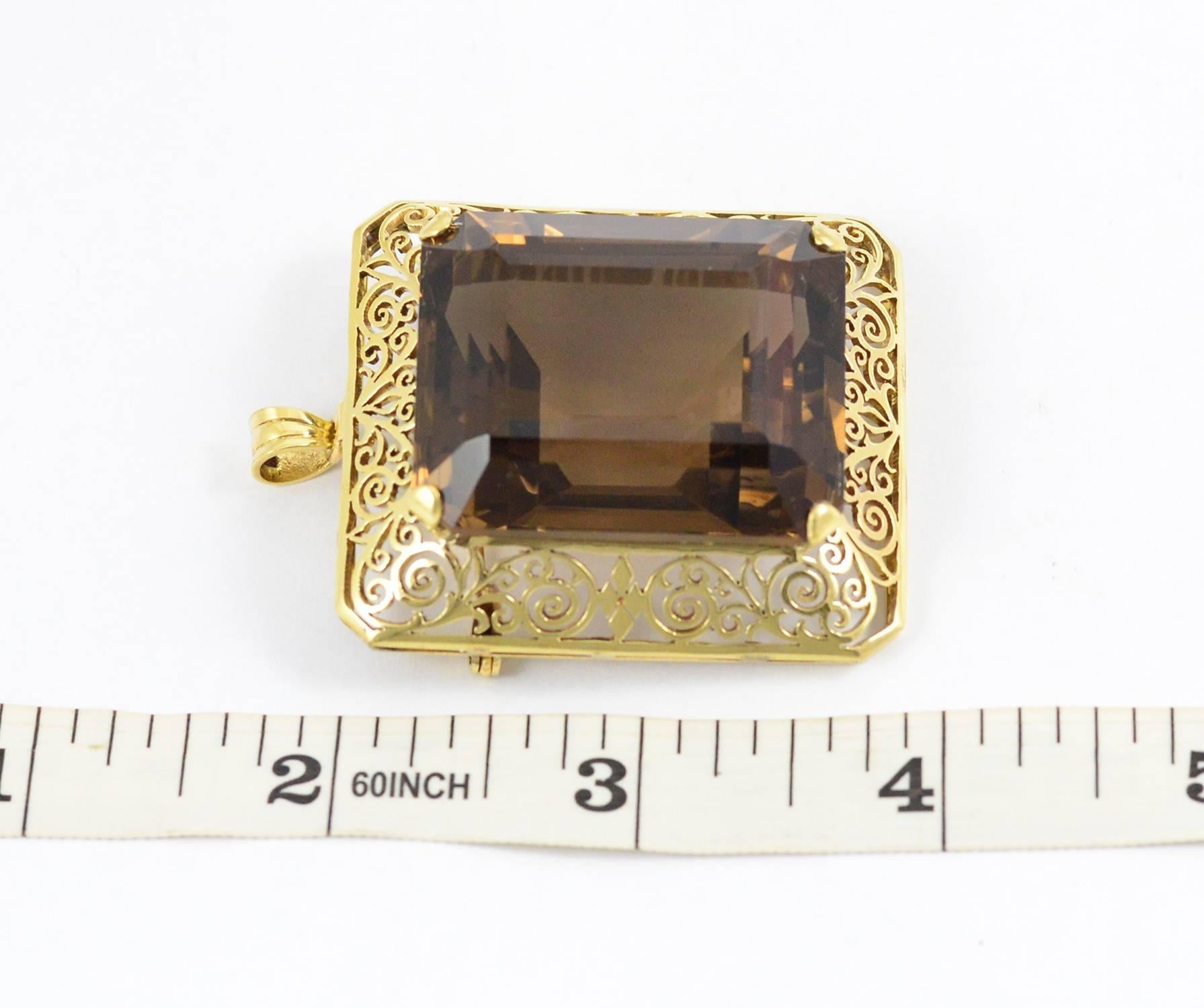 Magnificent 164 carat Smokey Quartz Gold Pendant/Brooch In Excellent Condition For Sale In Toronto, Ontario