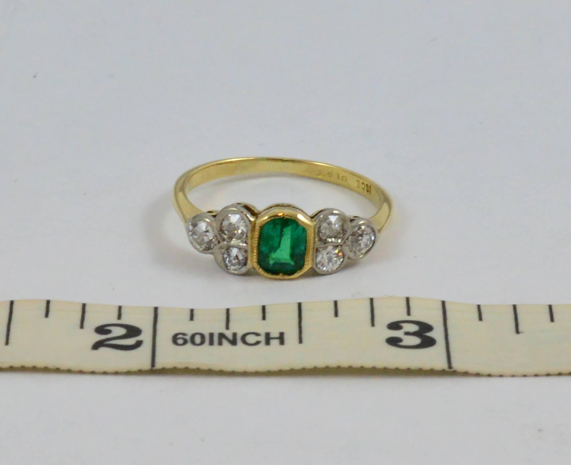Antique Diamond and Emerald Ring In Excellent Condition For Sale In Toronto, Ontario