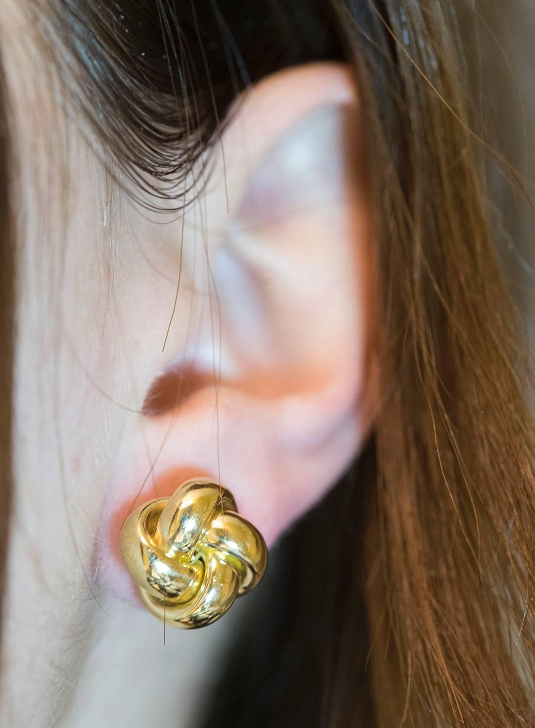 18k gold knot earrings