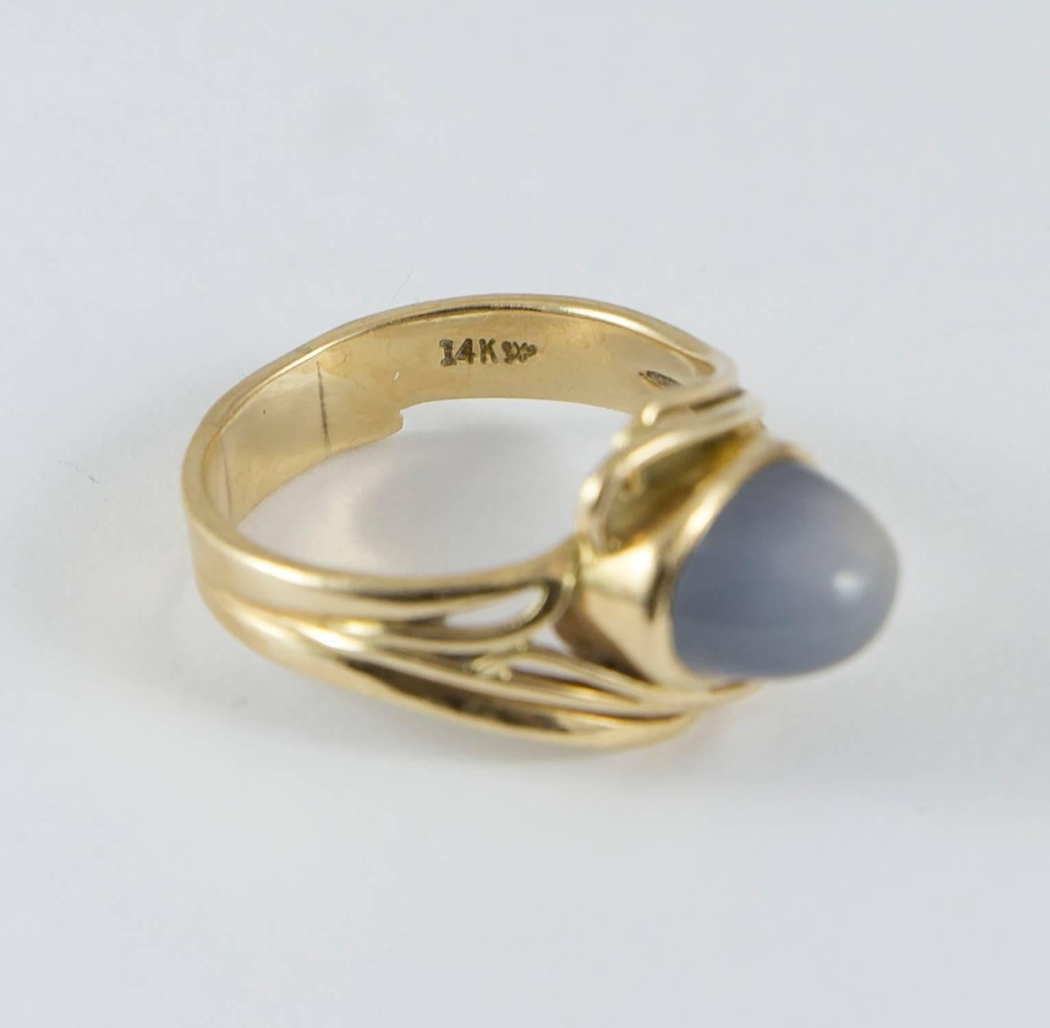 Art Nouveau Diamond Chalcedony Ring In Excellent Condition For Sale In Toronto, Ontario