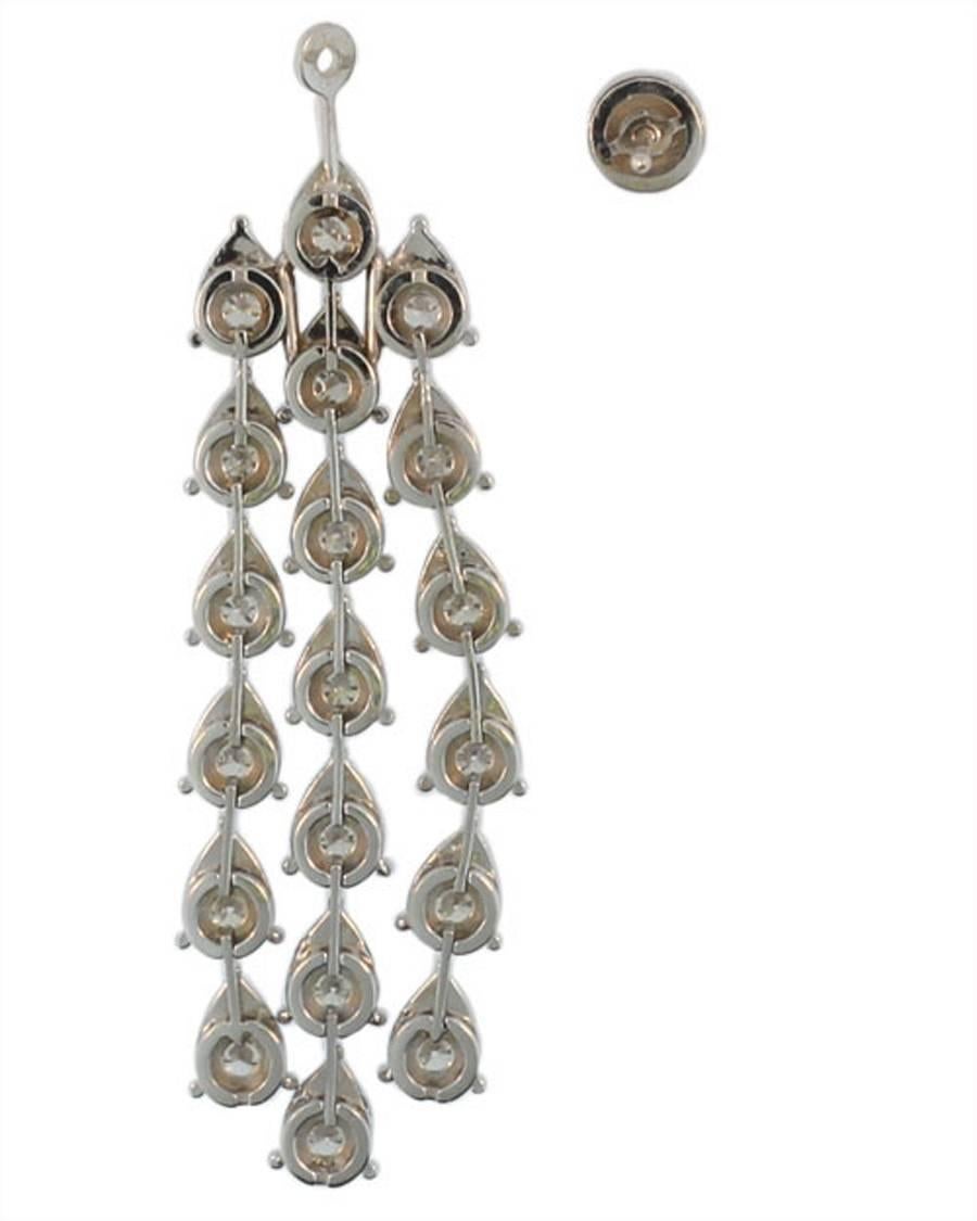 Diamond Gold Chandelier Earrings  In Excellent Condition For Sale In Toronto, Ontario