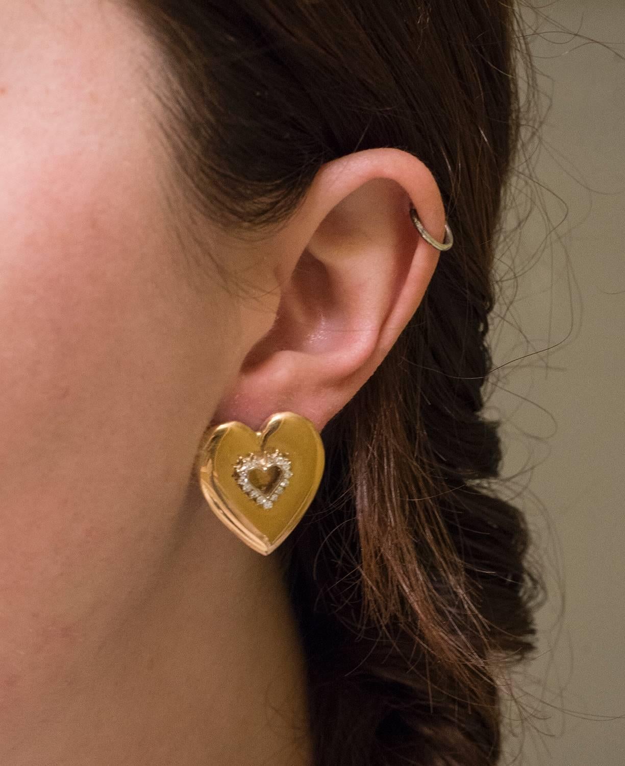 Vintage Diamond and Gold Heart Earrings In Excellent Condition For Sale In Toronto, Ontario