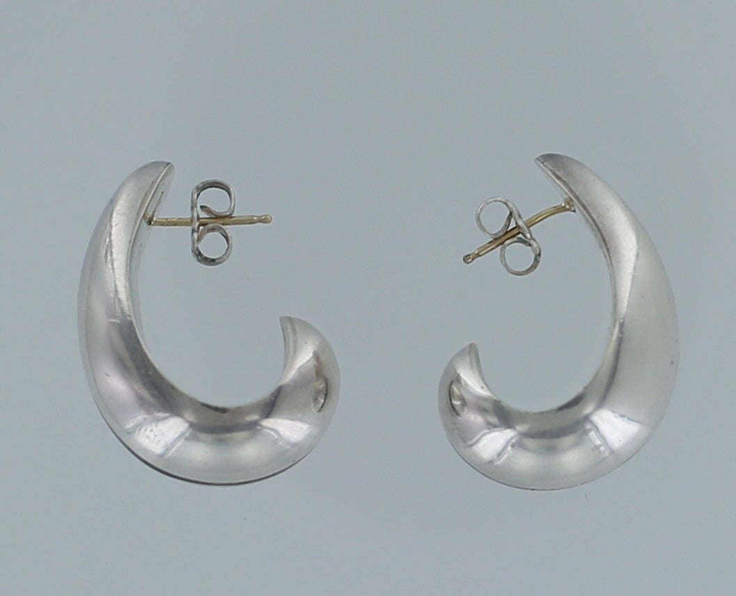 Tiffany & Co. Black Enamel Sterling Silver Hoop Earrings In Excellent Condition In Mt. Kisco, NY