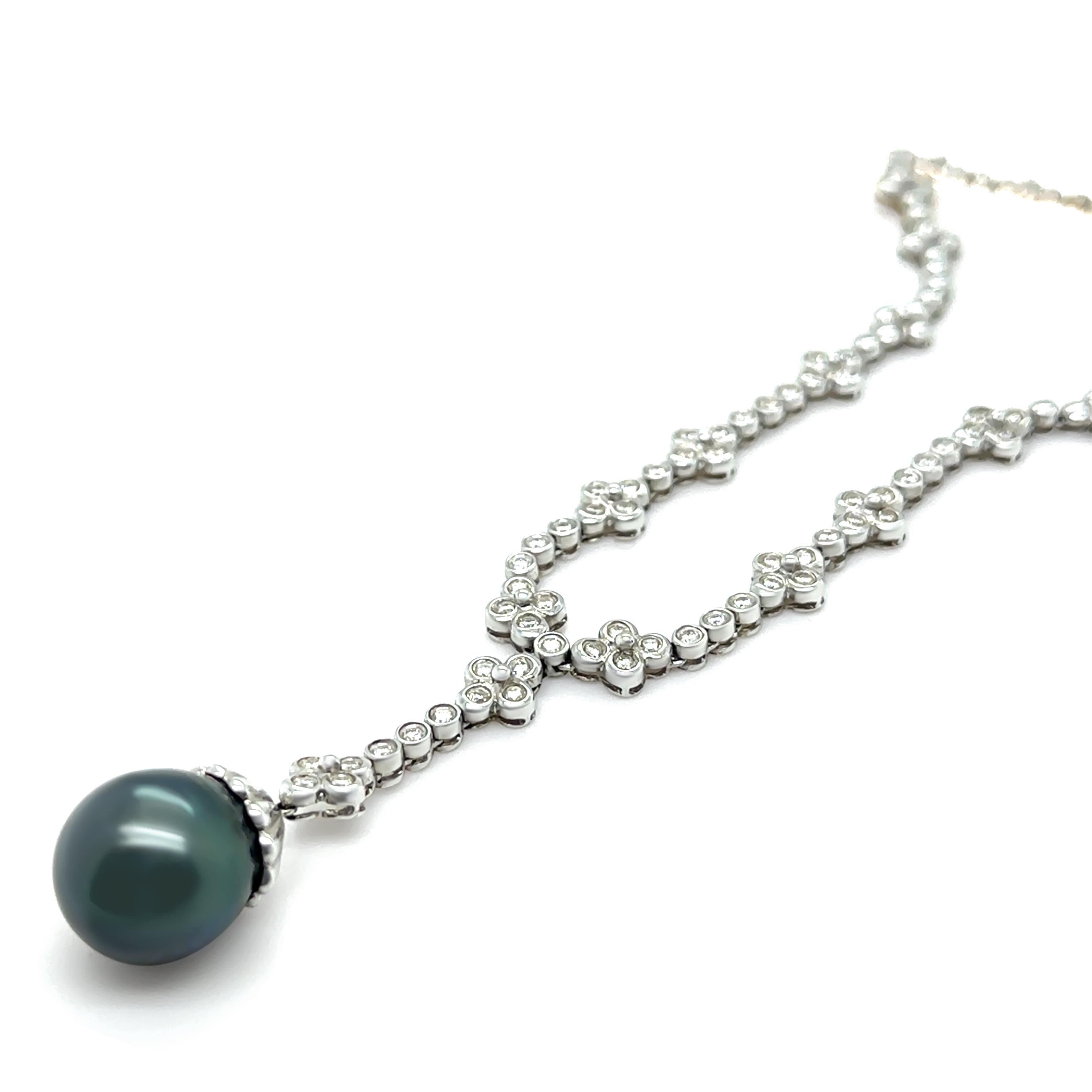 Collana di perle di Tahiti e diamanti in oro bianco 18ct 1,20ct 35,17g In condizioni ottime in vendita a SYDNEY, NSW