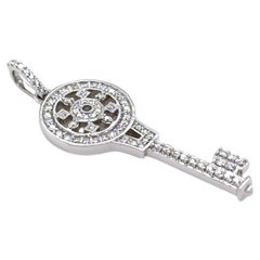 Anhänger in Form eines Schlüssels aus 18-karätigem Weißgold mit Diamant, 0,41 Karat, 4,59 g