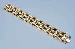 Montreaux New York Diamond Gold Staple Motif Bracelet