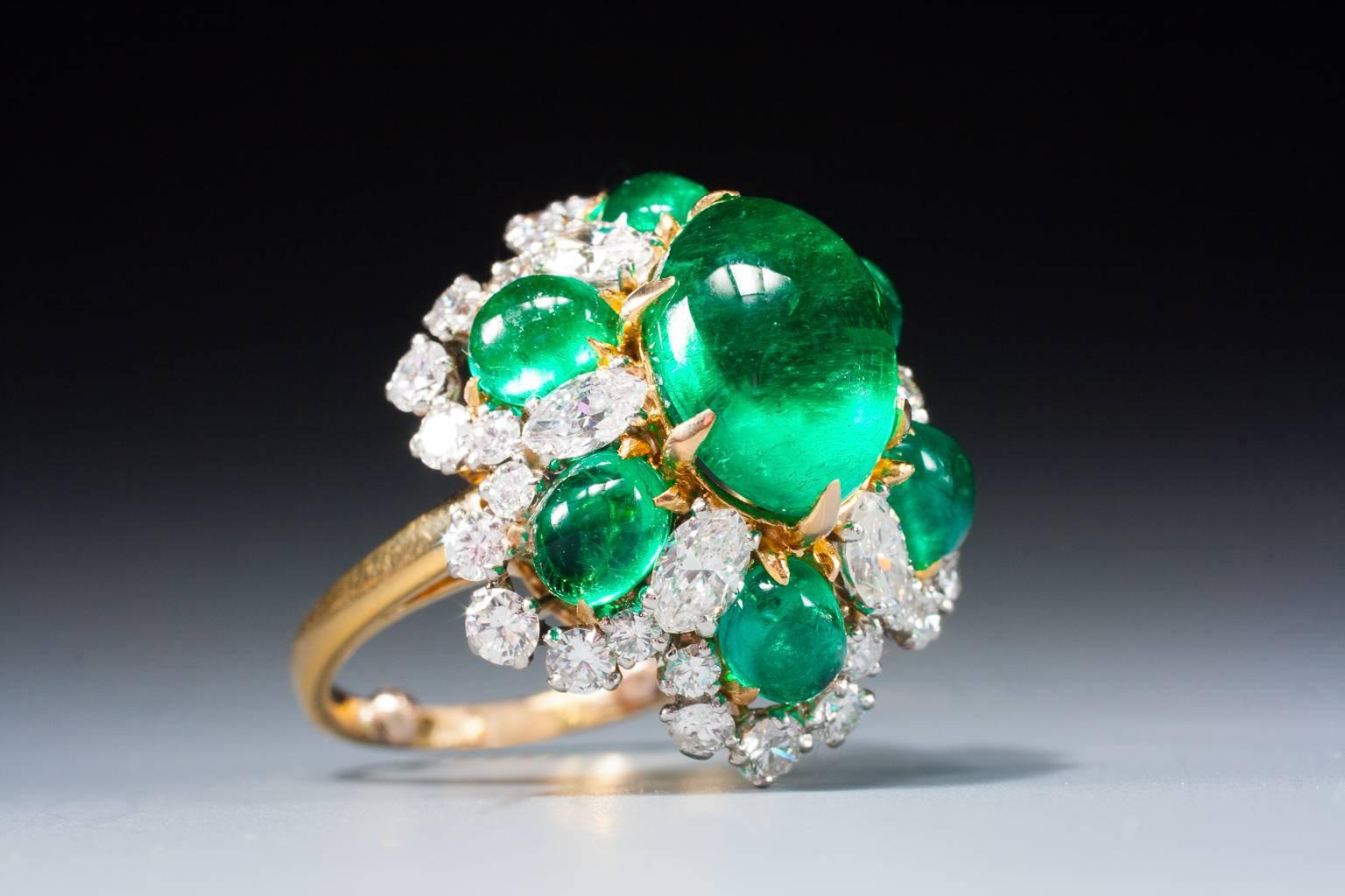 Bulgari Colombian Emerald Diamond Gold  In Excellent Condition For Sale In Kortrijk, BE