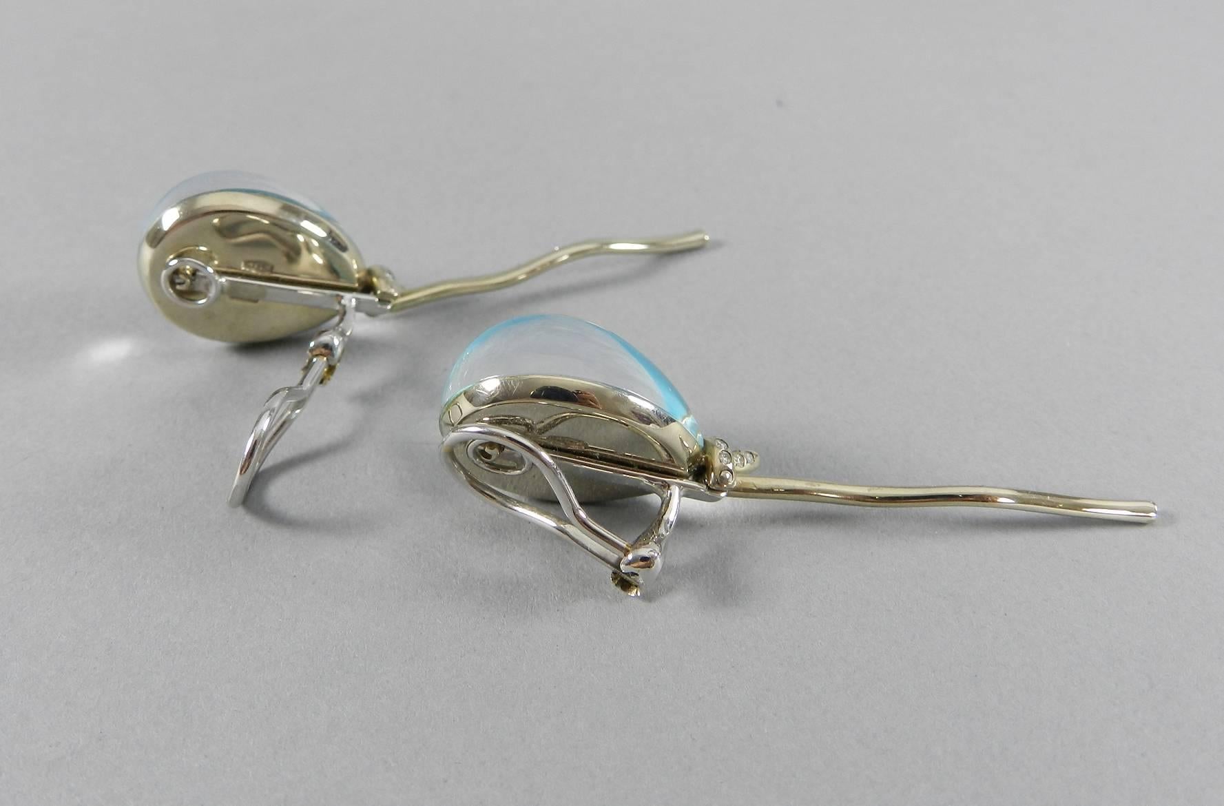 Vhernier Rock Crystal Diamond Gold Abalone Balloon Earrings In Excellent Condition In Toronto, Ontario