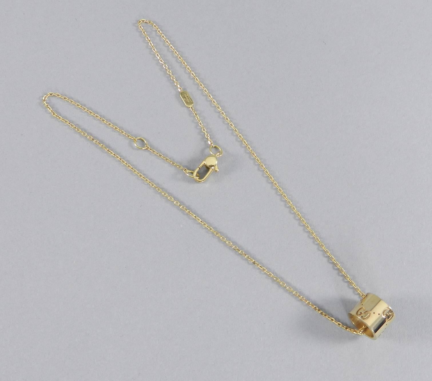 Gucci Gold Icon Necklace In Excellent Condition In Toronto, Ontario