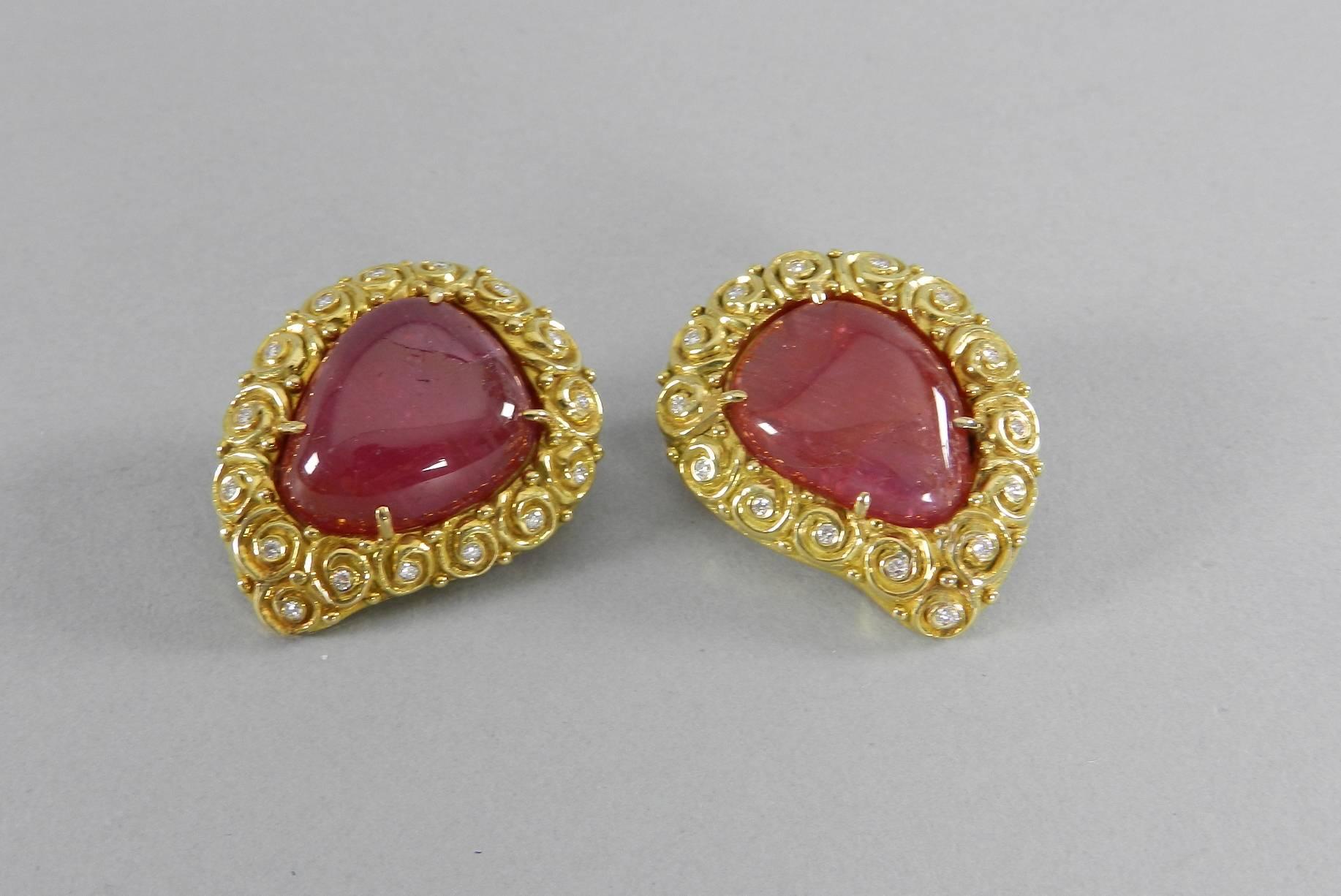 Verdura Ruby Diamond Gold Clip Earrings In Excellent Condition In Toronto, Ontario