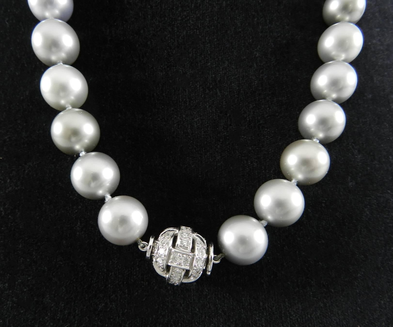 Women's Tahitian Silver Grey Cultured Pearl Necklace with Platinum Diamond Clasp