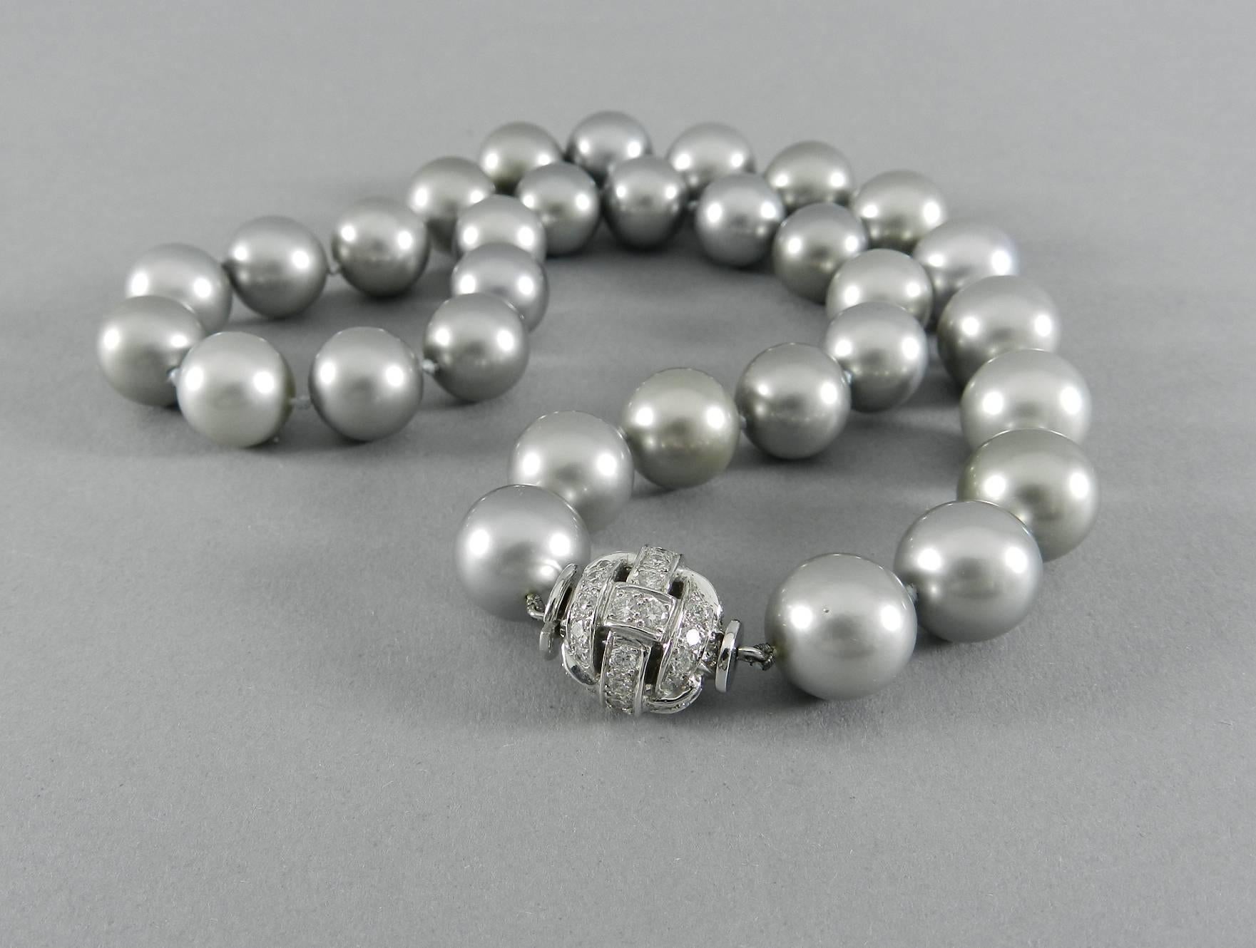 Tahitian Silver Grey Cultured Pearl Necklace with Platinum Diamond Clasp 1