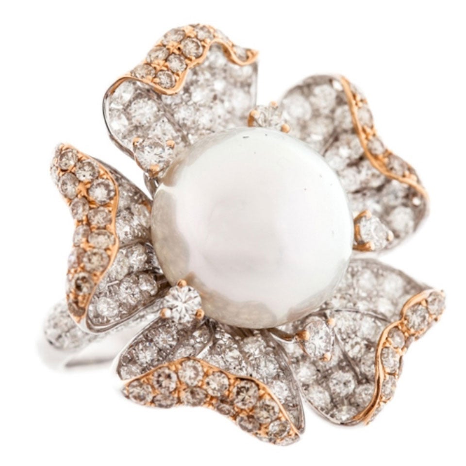 Exquisite Pearl Diamond Gold Ring For Sale