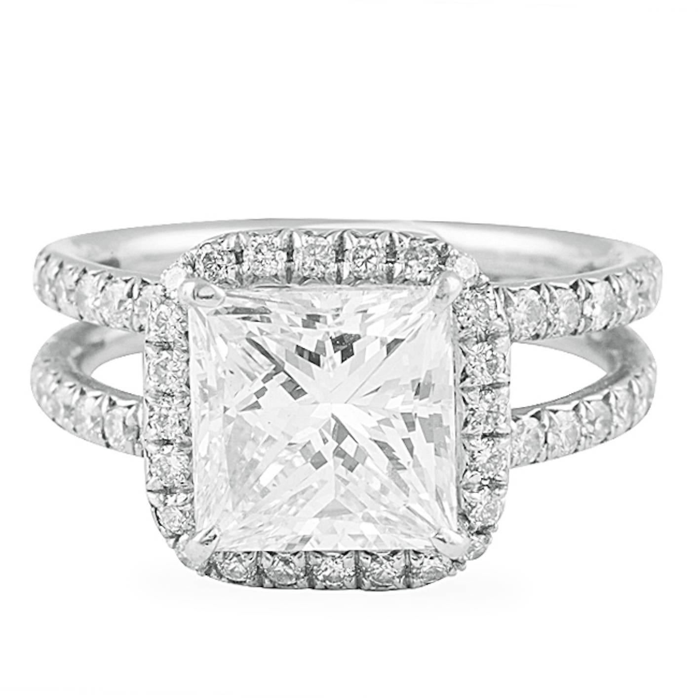 GIA Certified 3.00 Carat Princess Cut Diamond Platinum Engagement Ring For Sale
