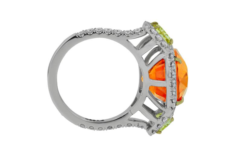 Finest Mandarin Garnet Diamond Gold Platinum Ring In New Condition For Sale In New York, NY
