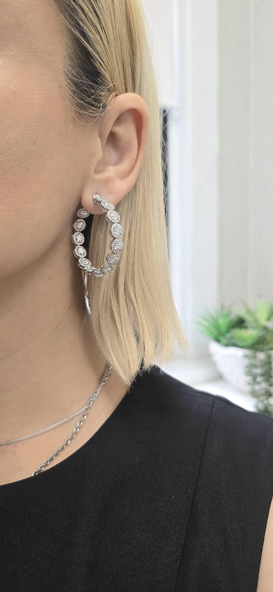 Diana M. Orecchini a cerchio in oro bianco 18 kt, 1,50