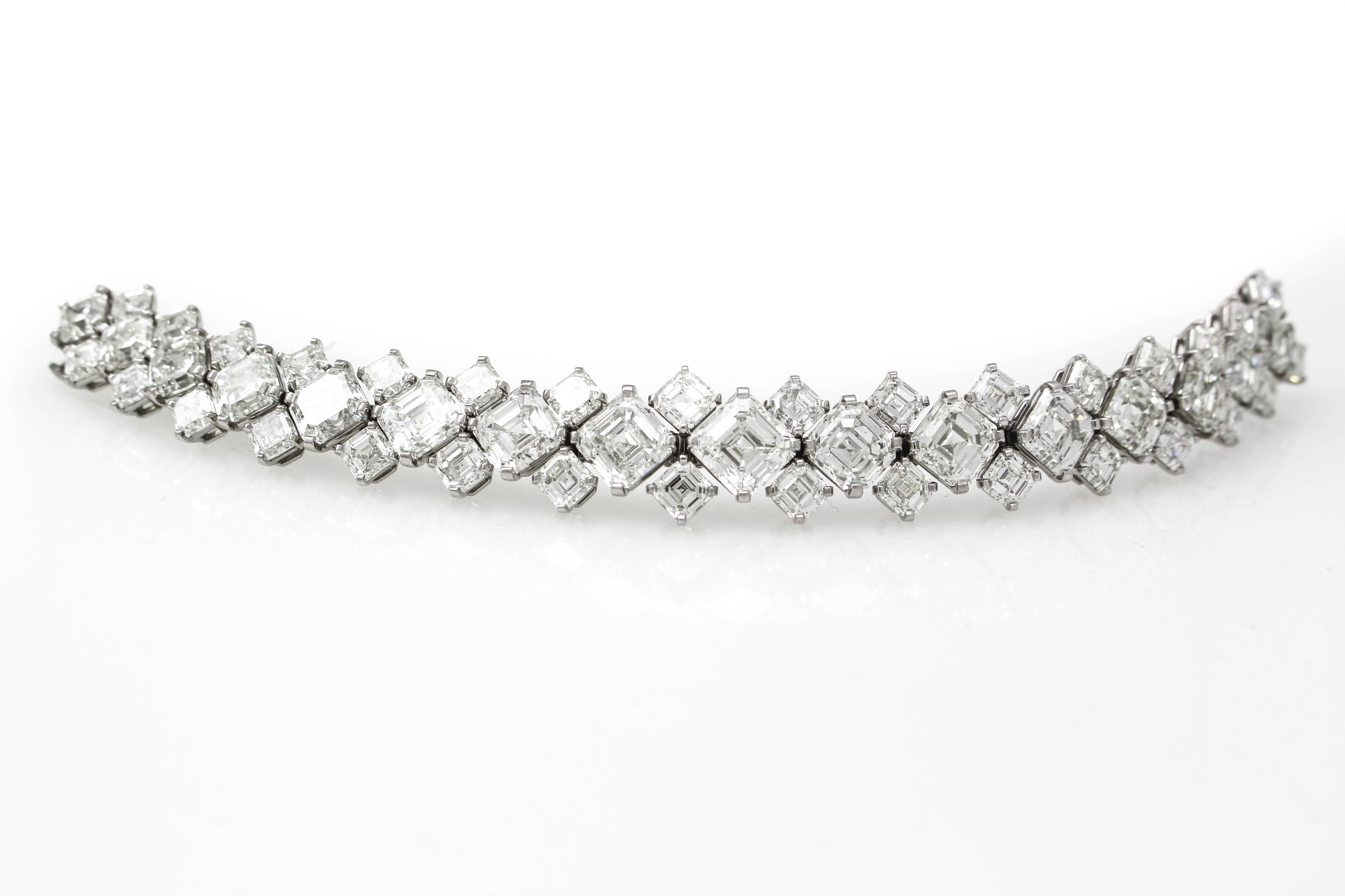 87,70 Karat GIA-zertifiziertes Platinarmband mit Diamanten im Asscher-Schliff für Damen oder Herren im Angebot