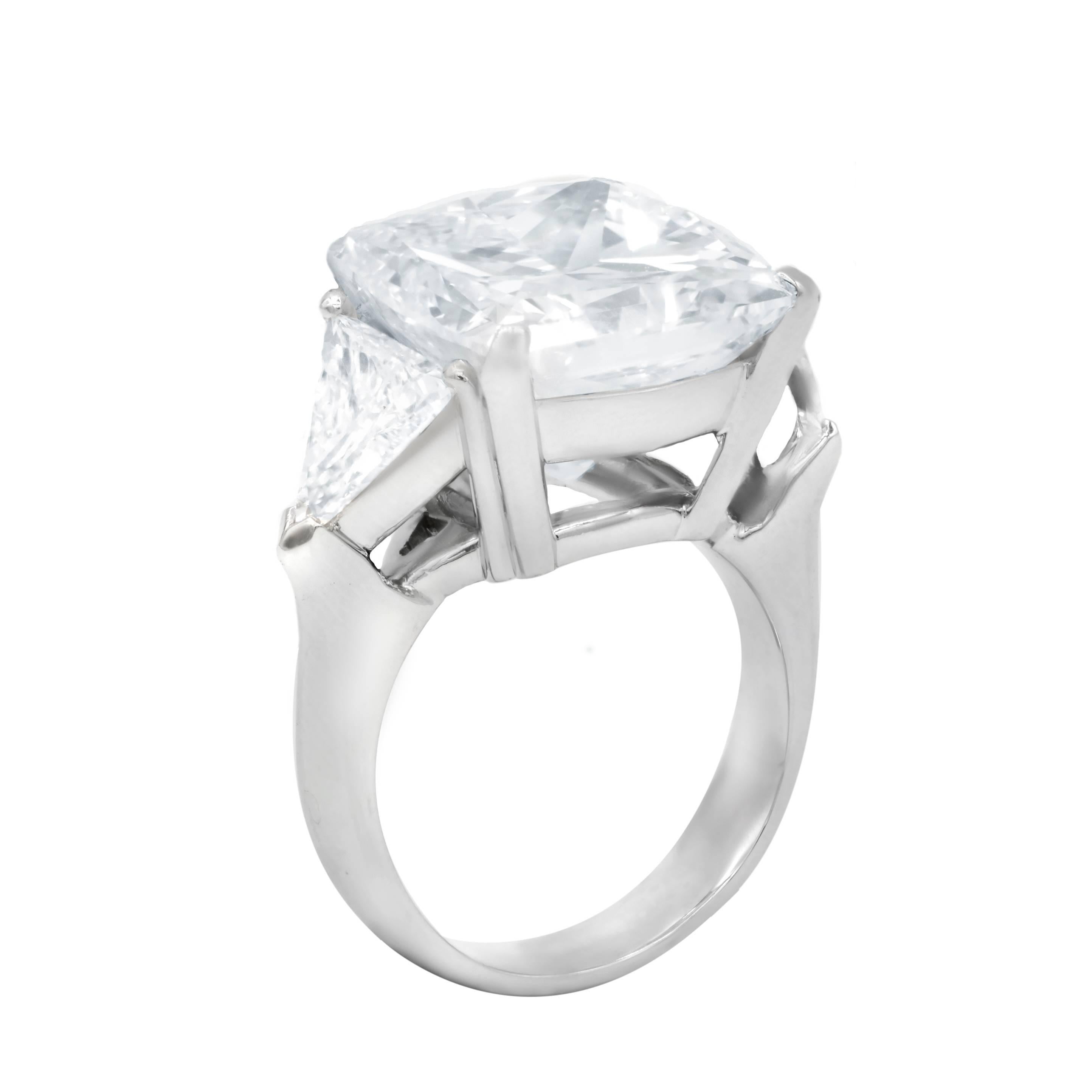 Women's or Men's GIA Certified 13.73 Carat Radiant Cut Diamond Ring