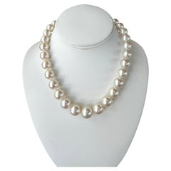 Collana a filo di perle bianche dei Mari del Sud, 12,2–15,8 mm, chiusura in metallo placcato oro 18 carati