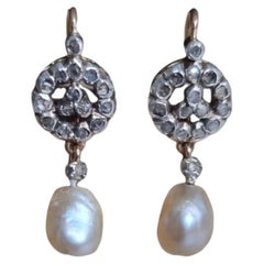 Boucles d'oreilles victoriennes en forme de goutte, ornées d'une perle d'eau de mer naturelle et de diamants, en or 18 carats, datant des années 1840 environ