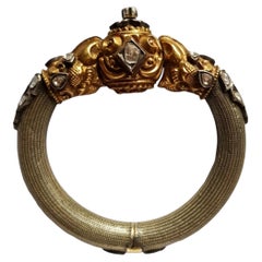 Antique South Indian Makara Bangle — 22K Gold Repoussé, Kundan-Set Polki Diamond
