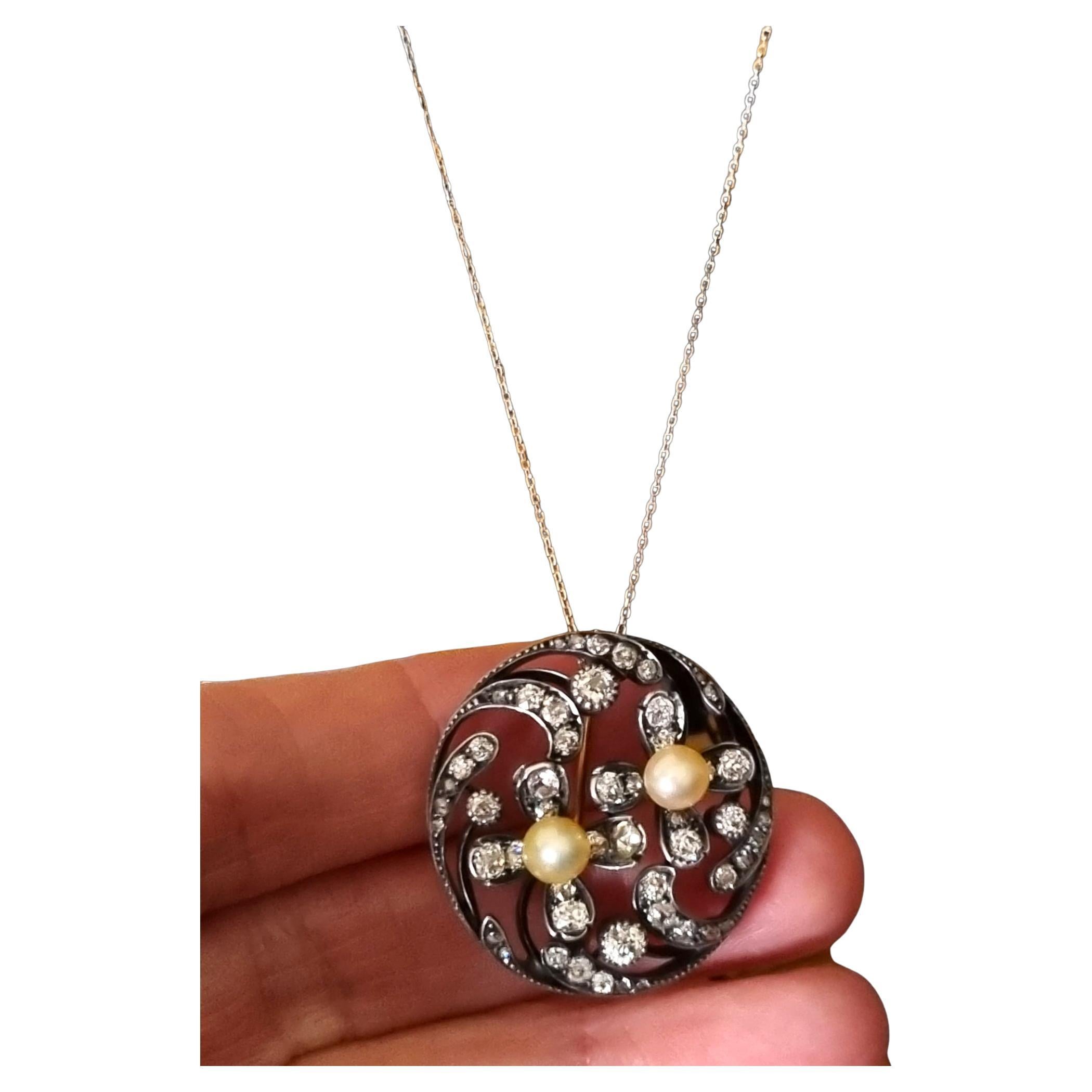 Pendentif / broche en forme de fleur en perles naturelles et diamants, 19e siècle en vente