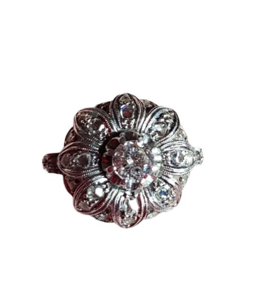 Edwardianischer Diamant-Cluster-Ring in Platin, ca. 1910 (Alteuropäischer Schliff) im Angebot