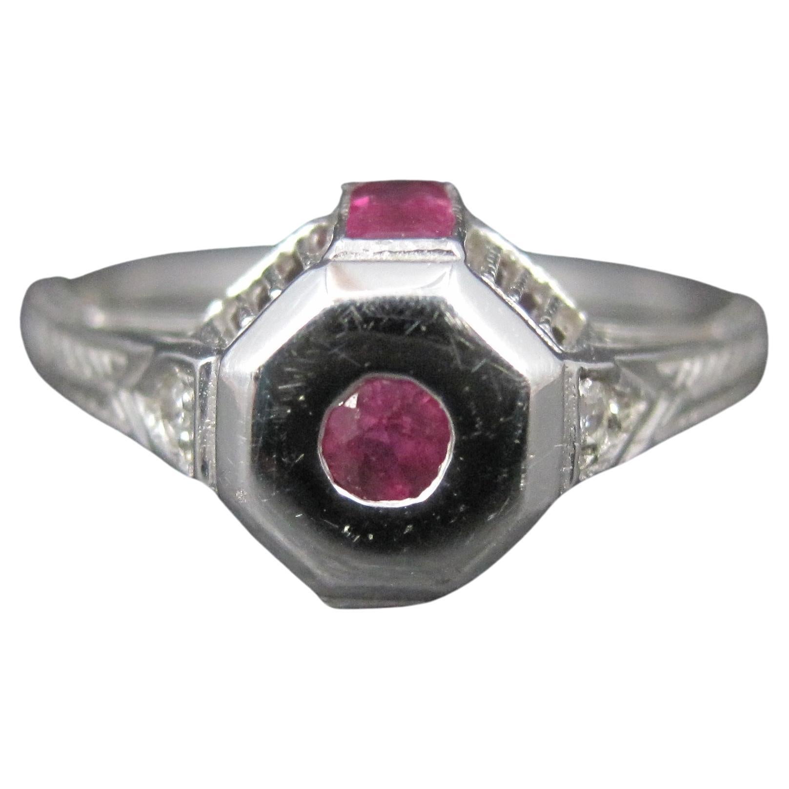 Dainty Art Déco 9k Bague de fiançailles avec diamants taille 6,5