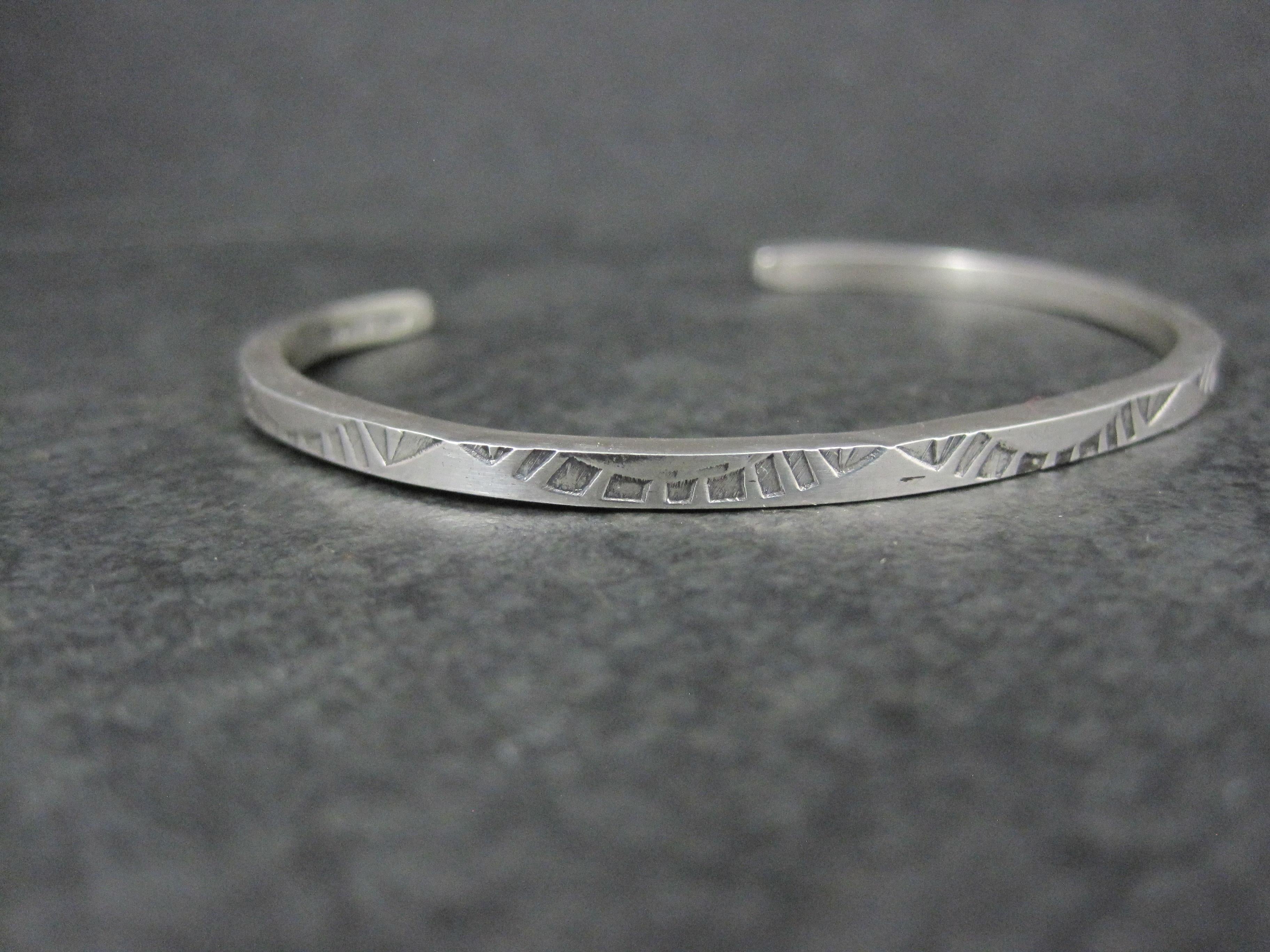 Nativo americano Bracciale in argento vintage del sud-ovest da 6 pollici TAHE in vendita