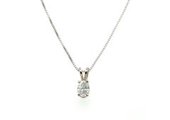 Colgante solitario con diamante ovalado de 0,46 ct, D-E, SI2, en collar de oro blanco de 14K