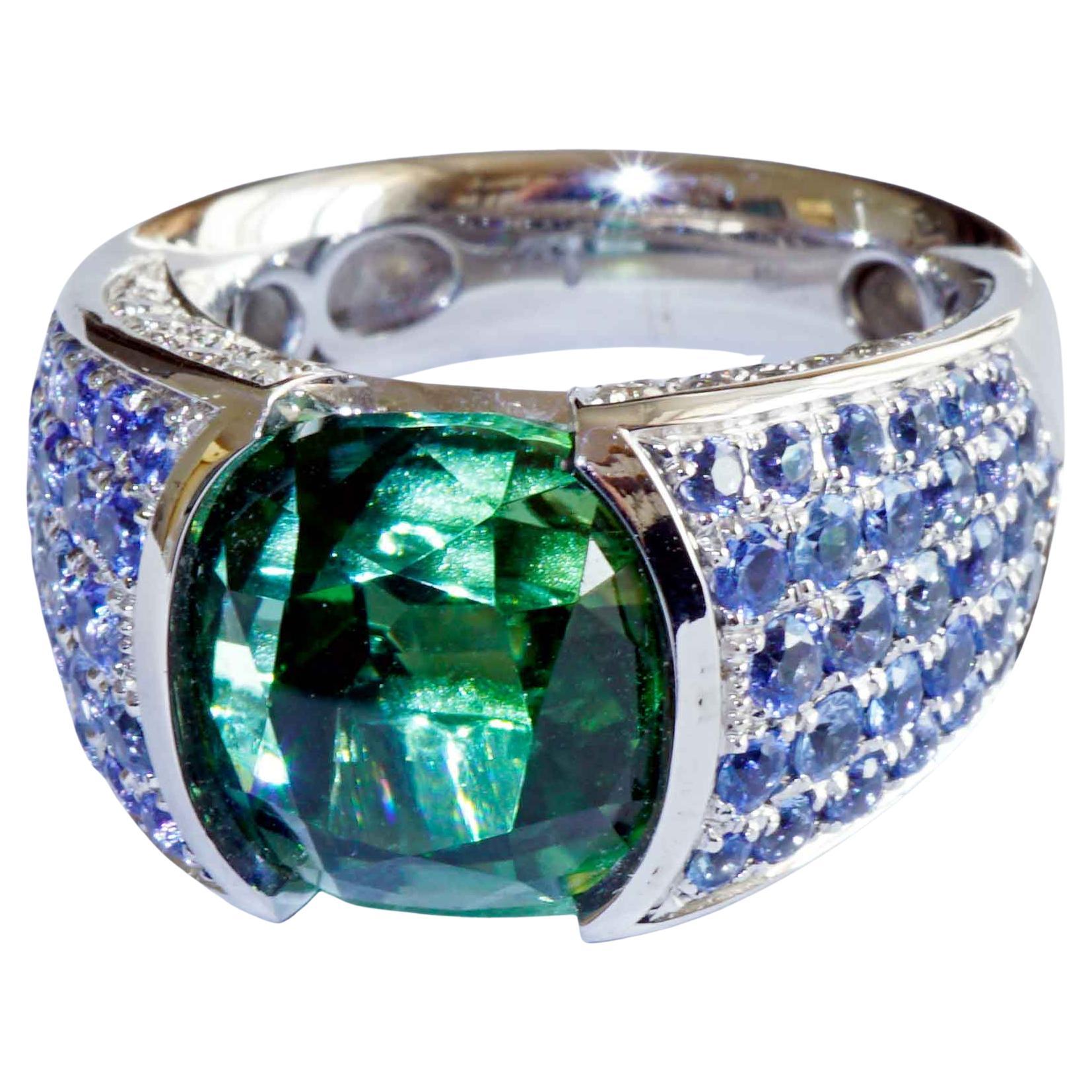 Top-Anlage Edelstein zu gut für den Tresor, AAA+, Ring mit Turmalin aus Afghanistan in der ganz besonderen Farbe grün-blau / laggon-grün, ultrafeine Farbqualität, augenrein, fast quadratischer Schliff, ca. 12,56 ct, ca. 12 x 12 mm, mit Expertise