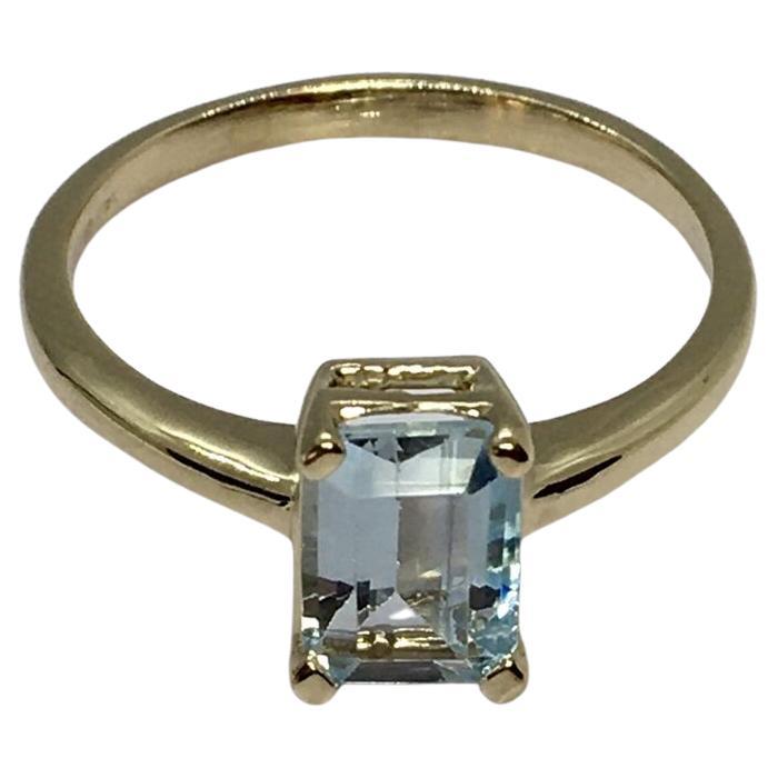 En vente :  Bague pour femme en or jaune 14 carats aigue-marine 2,1 grammes, taille 6