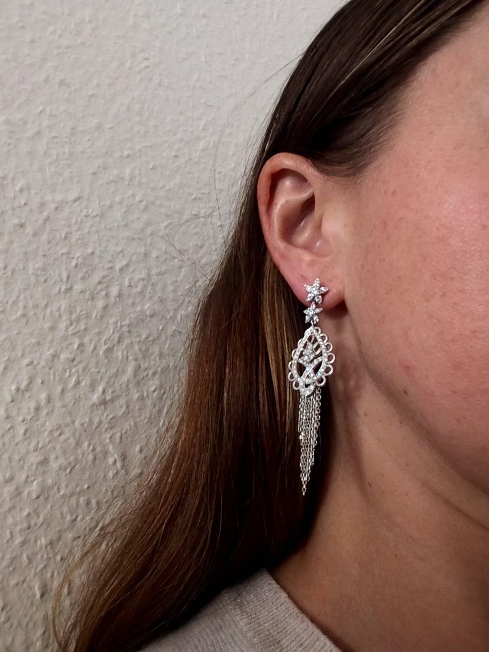 Women's Ana de Costa Pear Round White Diamond Platinum Paisley Drop Chain Earrings For Sale