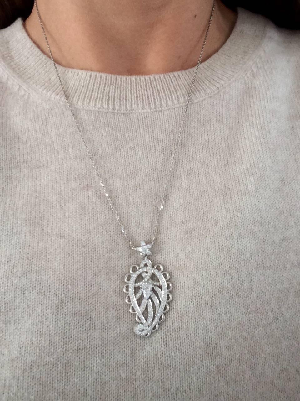 Ana de Costa Platinum White Pear Round Diamond Paisley Chain Drop Pendant In New Condition For Sale In London, Kent