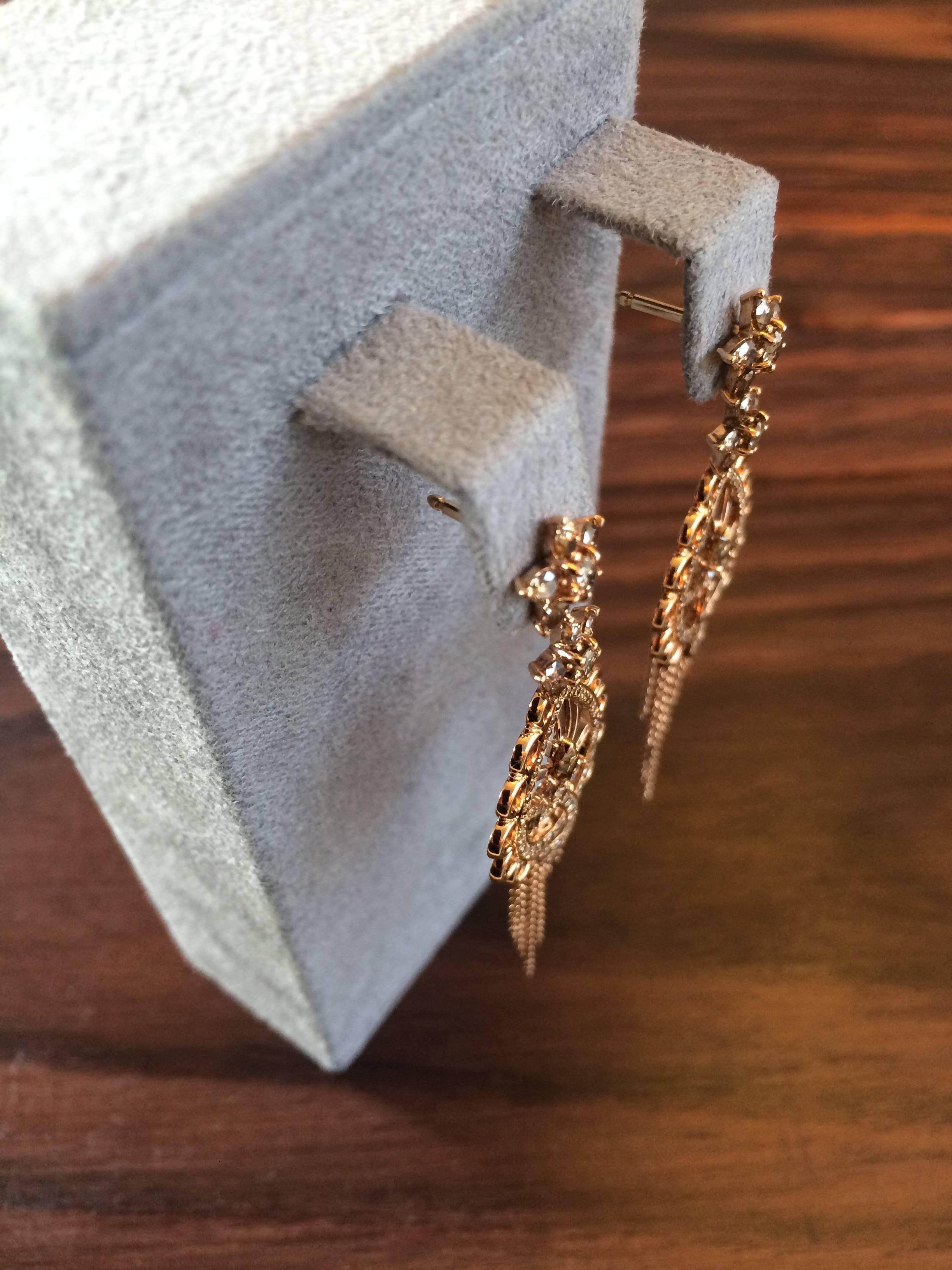 Ana de Costa Cognac Diamond Rose Gold Paisley Drop Chain Tassel Earrings (Zeitgenössisch) im Angebot