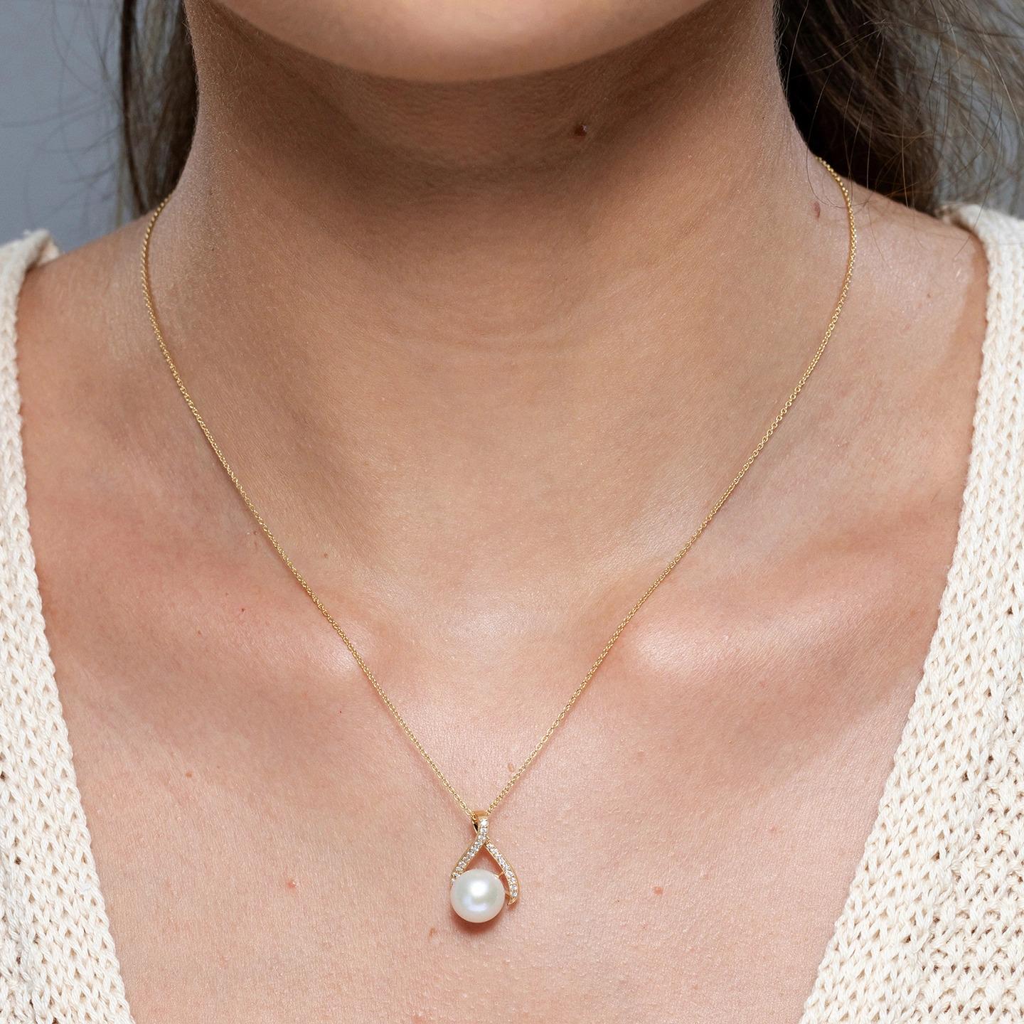 Angara Süßwasserperlen-Anhänger mit Diamanten in 14K Weißgold (Moderne) im Angebot