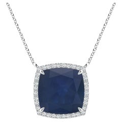 Colgante para mujer con zafiro azul de 2,48 CTW en talla «cushion», con halo y filigrana en plata