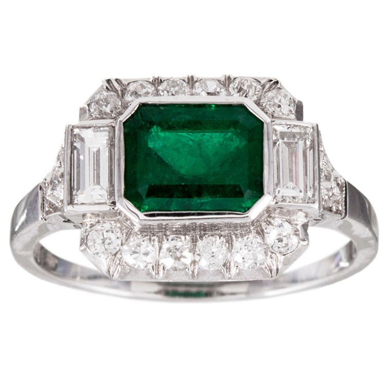 Art Deco 1.50 Carat Emerald Diamond Platinum Ring