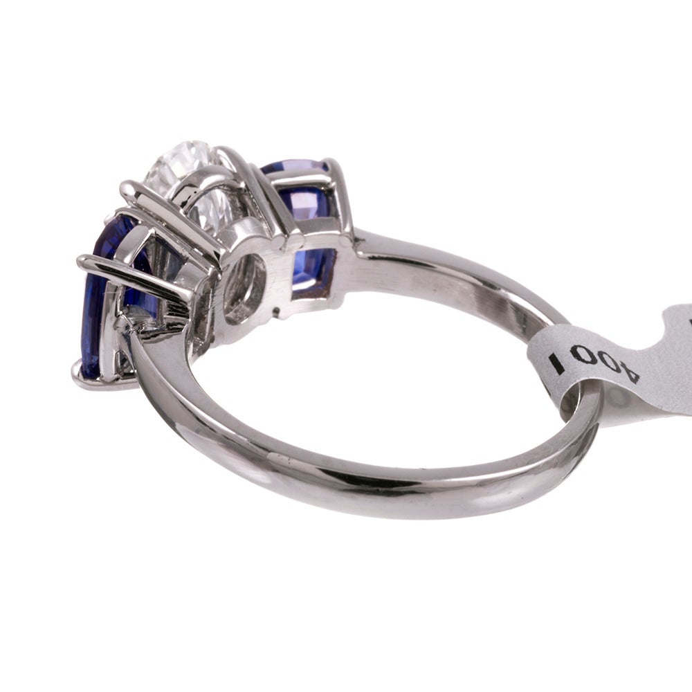 2.01 Carat GIA Cert Diamond Sapphire Ring In Excellent Condition In Carmel-by-the-Sea, CA