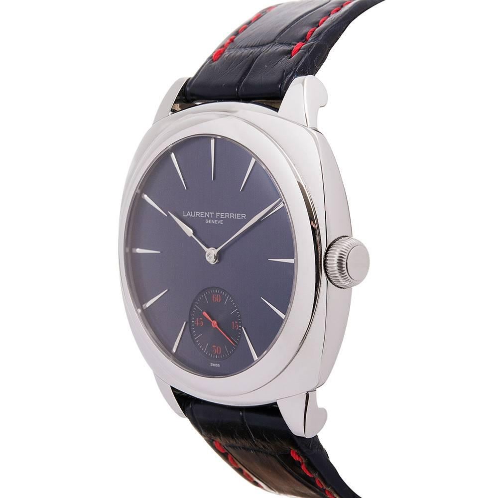 Created as a special collaboration between Fourtane and Laurent Ferrier and in a limited run of five pieces, this stainless steel Galet Square features a handsome blue dial with the addition of a sub dial with red printing and a red second hand. Red