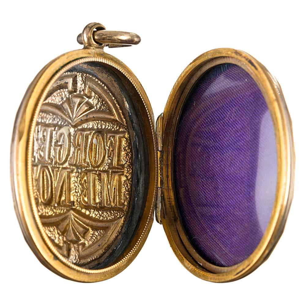 Victorian “Forget Me Not” Locket In Excellent Condition In Carmel-by-the-Sea, CA