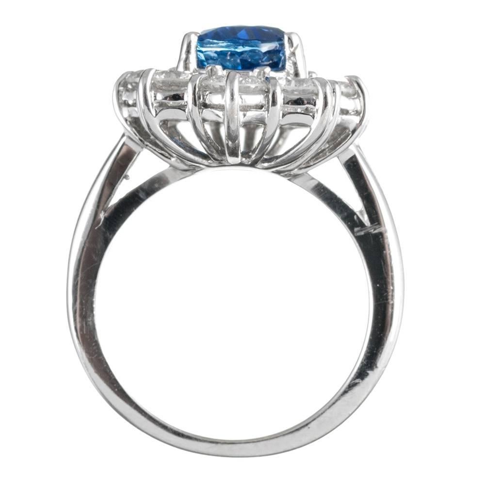 Sri Lanka No Heat 3.85 Carat Sapphire and Diamond Cluster Ring In Excellent Condition For Sale In Carmel-by-the-Sea, CA