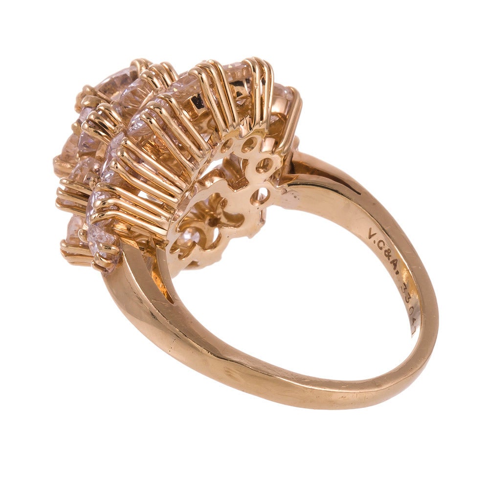 Van Cleef & Arpels Diamond Gold Flower Cluster Ring In Excellent Condition In Carmel-by-the-Sea, CA