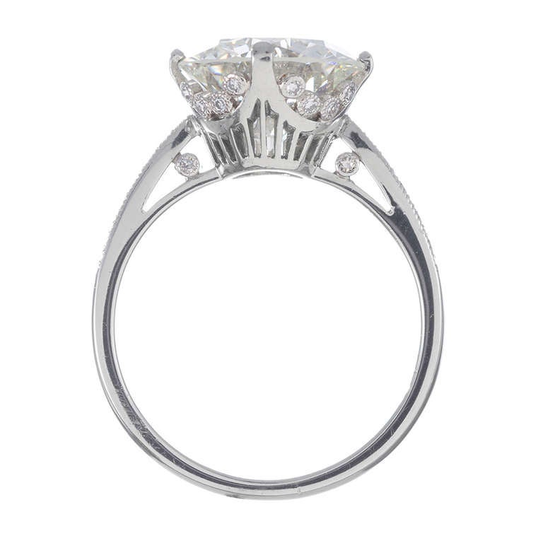 Women's 3.71 carat J/Vs2 Round Diamond Solitaire Ring