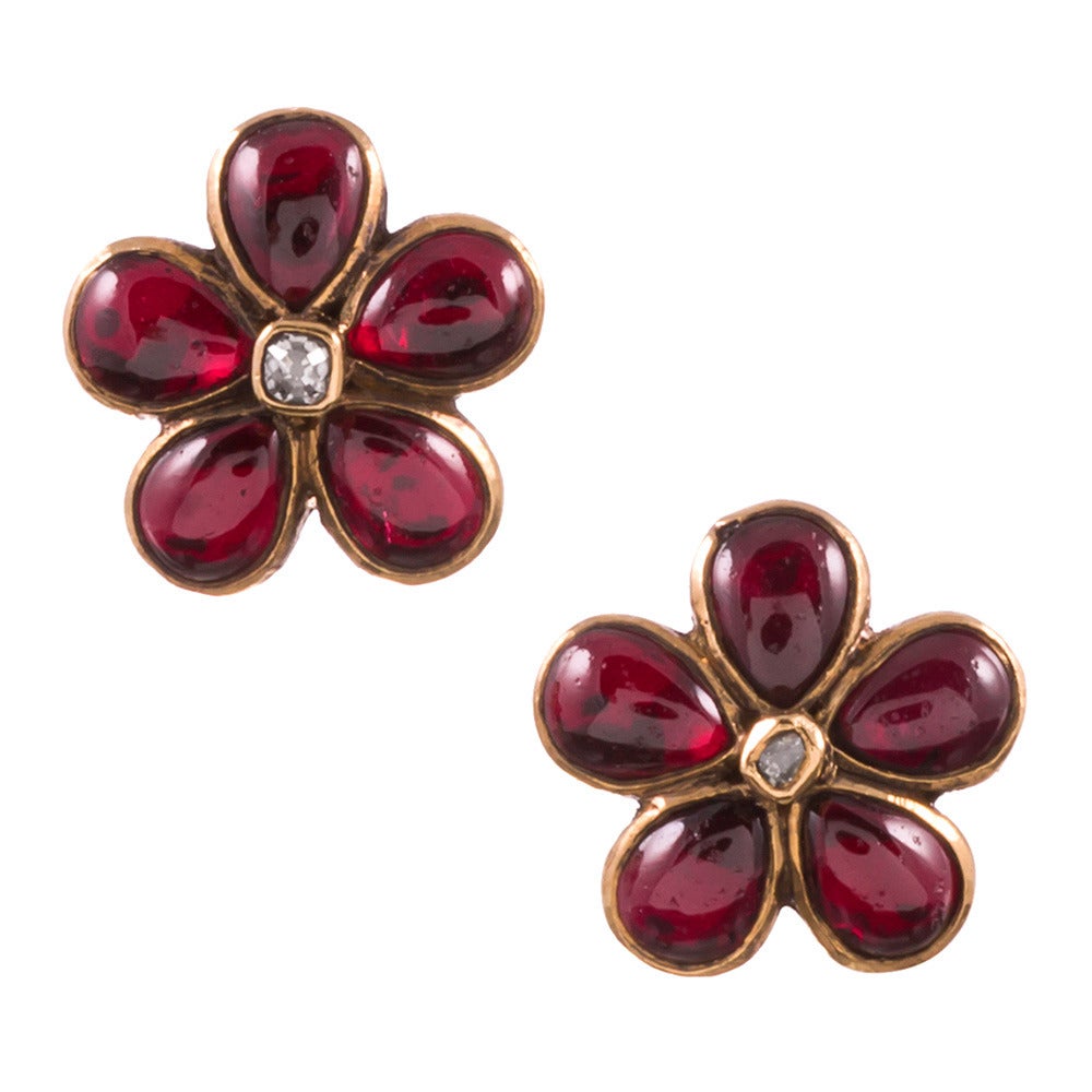 Victorian Garnet Diamond Flower Earrings and Pendant Suite In Excellent Condition In Carmel-by-the-Sea, CA