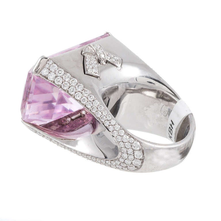 40.78 Carat Kunzite Ring In Excellent Condition In Carmel-by-the-Sea, CA