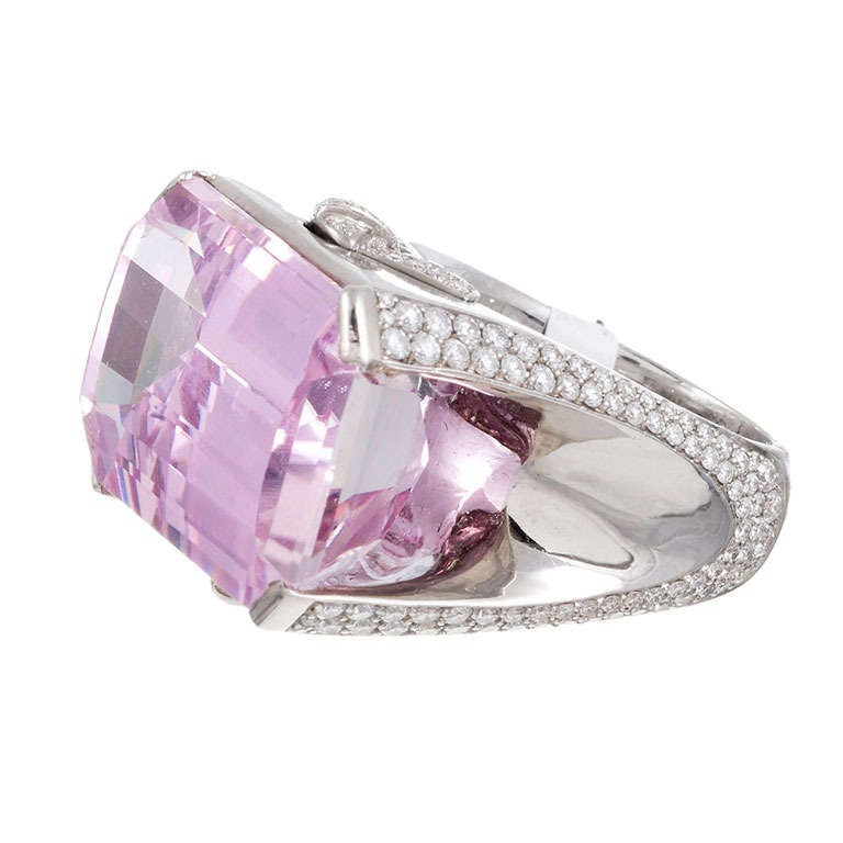 40.bague en kunzite de 78 carats