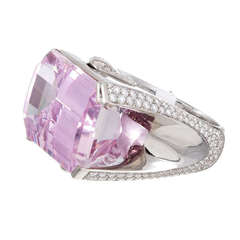 40.bague en kunzite de 78 carats