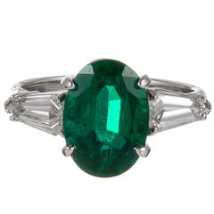 Elegant 3.49 Carat Oval Emerald Kite Diamond Shoulders Platinum Engagement Ring 3